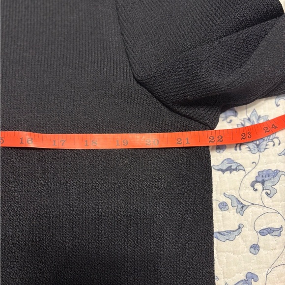 ST. JOHN Black knit sweater size 14 mock neck epaulettes zip back shoulder pads - Picture 8 of 12